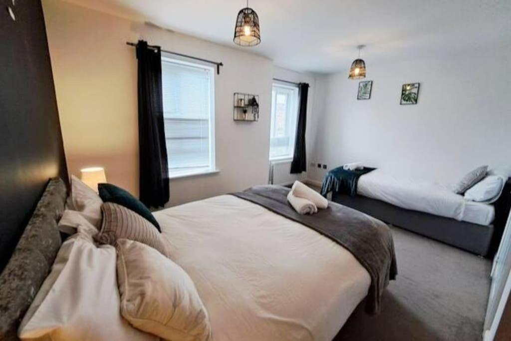 4Br Contractor Town House 2.5Bathrooms, 2 Free Parking Spaces Managed By Chique Properties Милтон-Кейнс Экстерьер фото